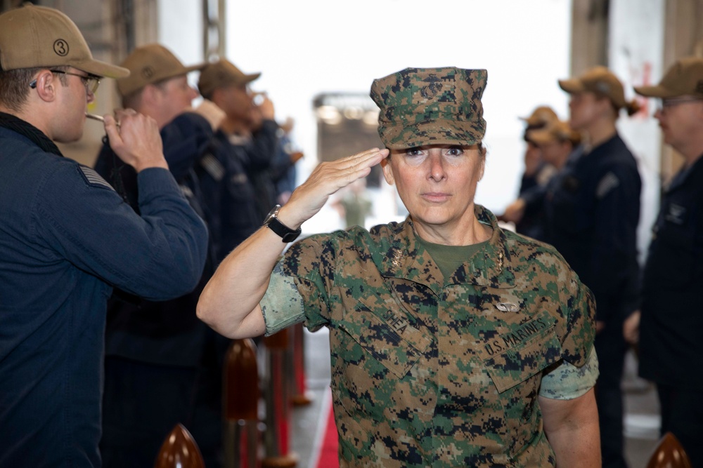 USS Kearsarge Hosts MARFORCOM