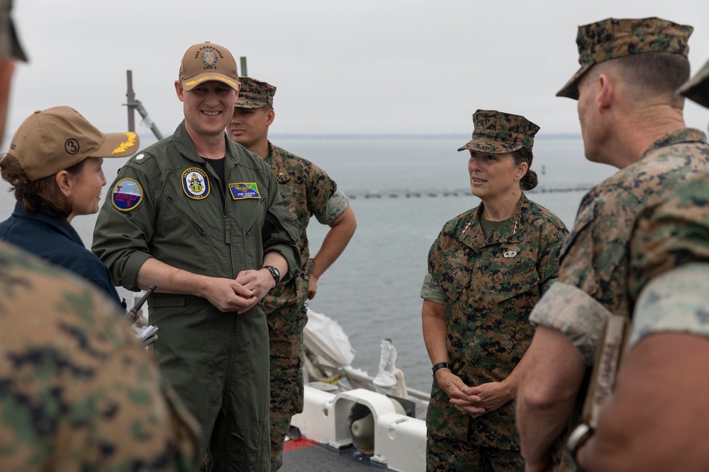 USS Kearsarge Hosts MARFORCOM