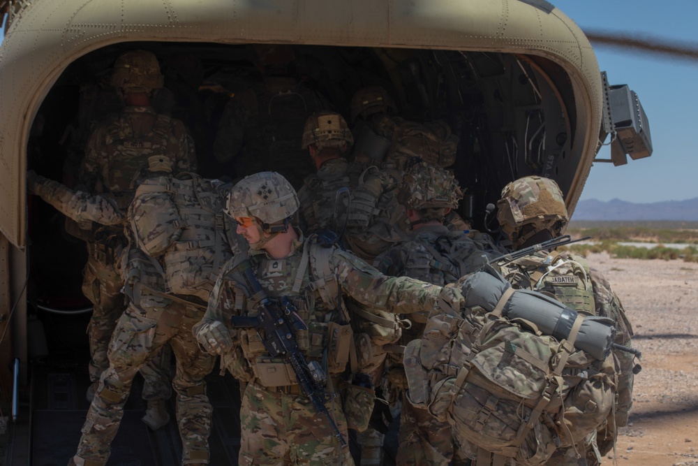 1-41 Infantry Battalion conducts air assault operations