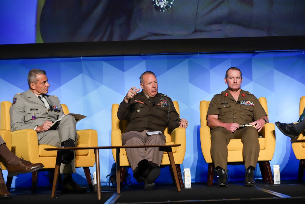 LANPAC host &quot;Shoulder to Shoulder&quot; Panel