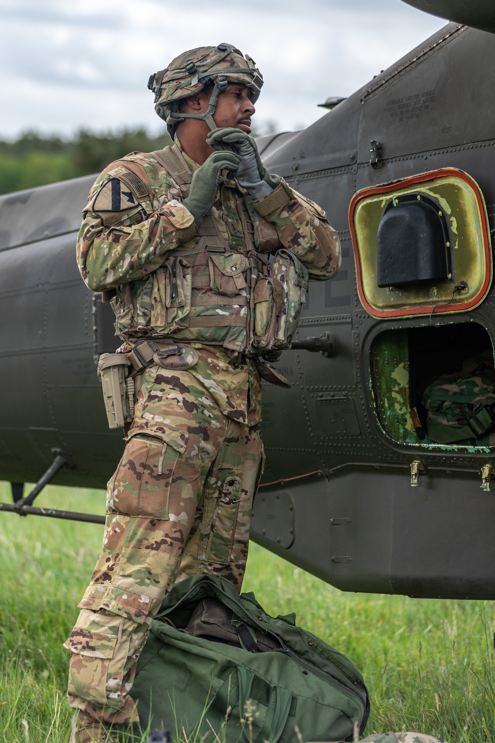 DVIDS - Images - 1st Armored Division Apache Pilots Conduct SERE ...