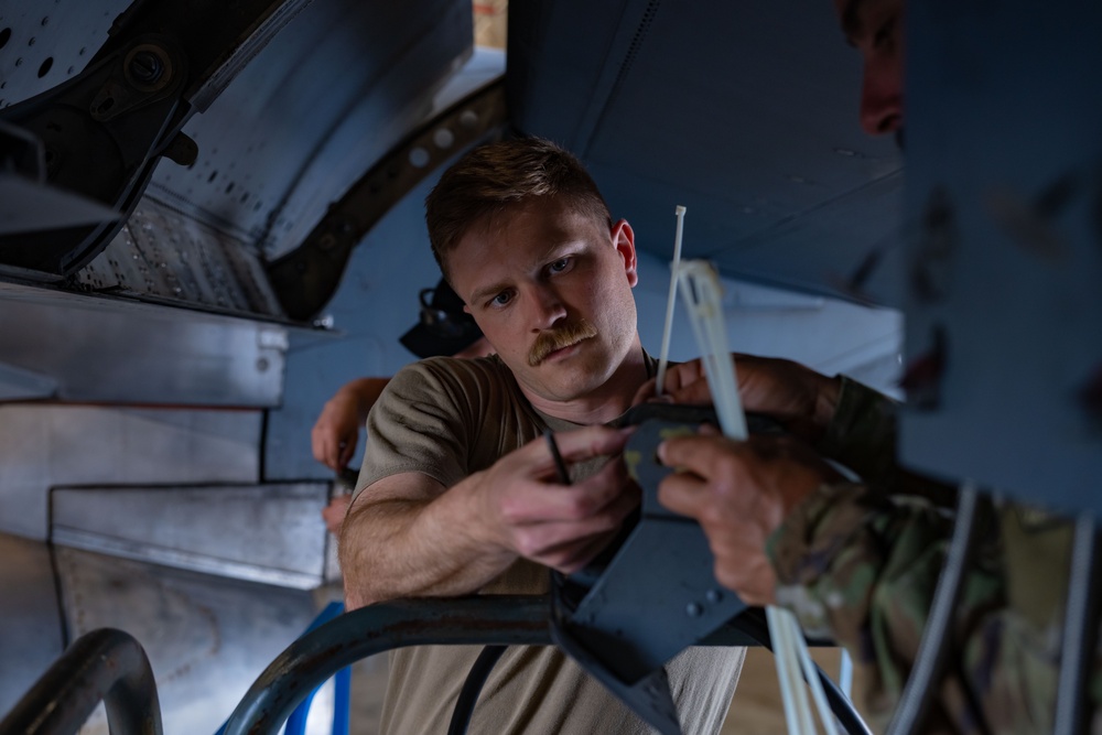 Maintaining the C-17