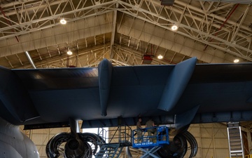Maintaining the C-17