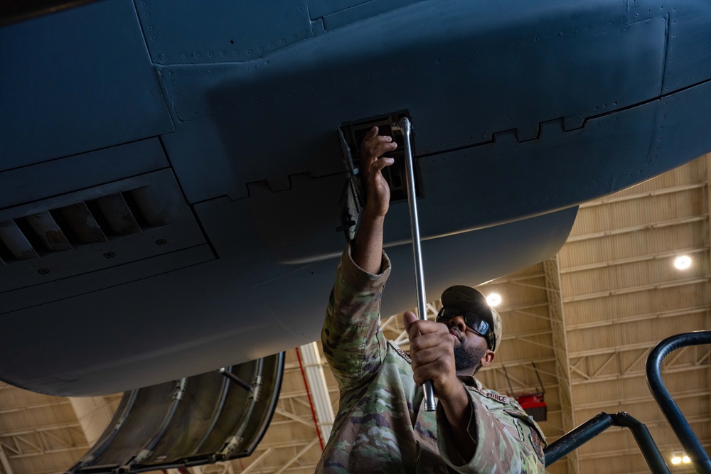 Maintaining the C-17