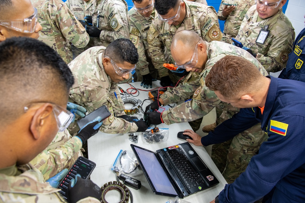 SENAN and Colombian Navy Motor Maintenance