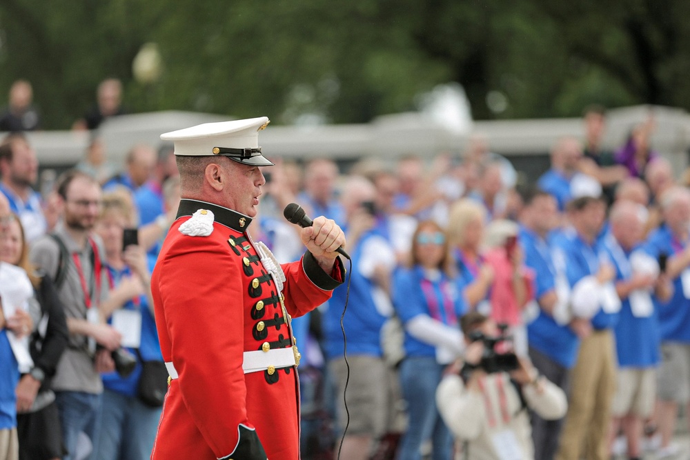Marine Band Vocalist Supports Eastern Iowa Honor Flight