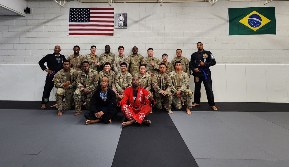 Combatives instructors, local business owner build Fort Sill combatives team