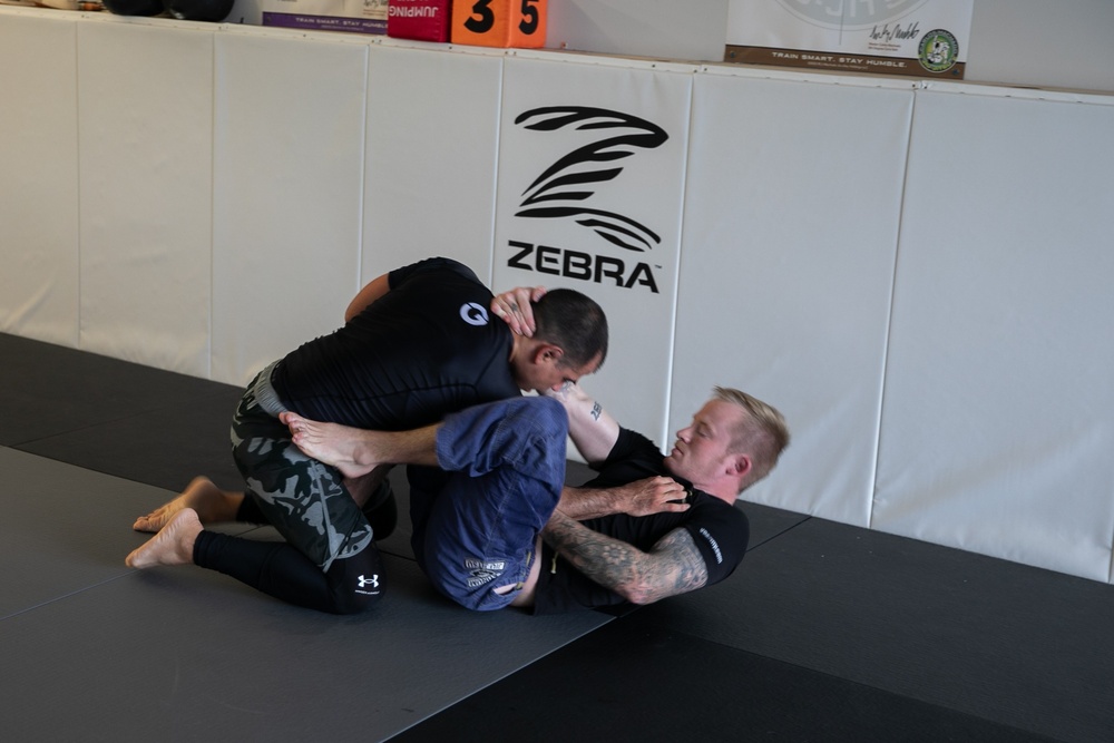 Combatives instructors, local business owner build Fort Sill combatives team