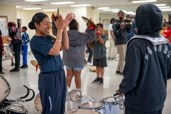 Stick Masters teach Sailors to play percussion instruments [Image 9 of 14]