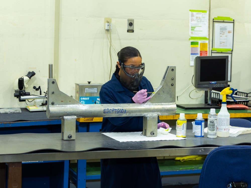 NDI Team Accelerates B-52 Inspection, Ensures Flight Readiness