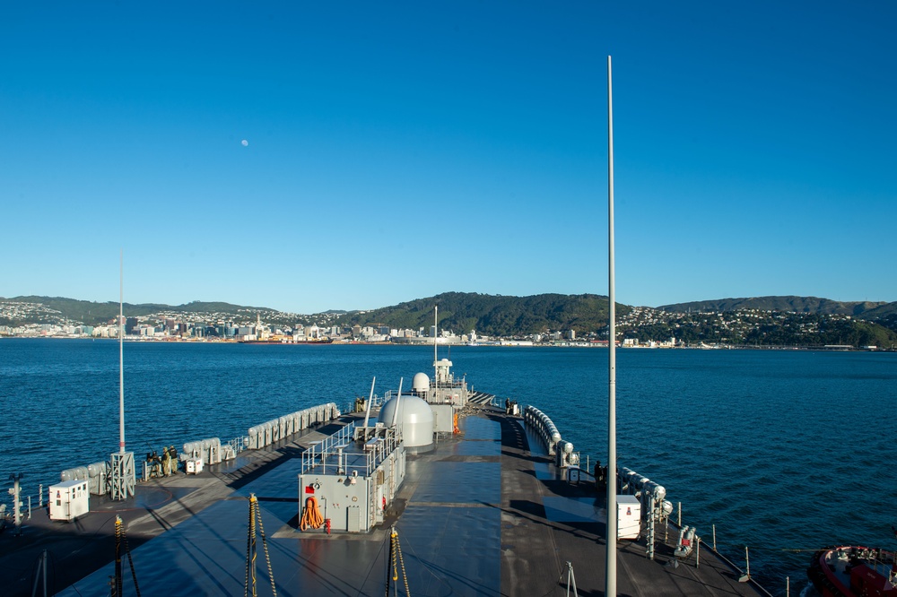 USS Blue Ridge Visits Wellington, New Zealand