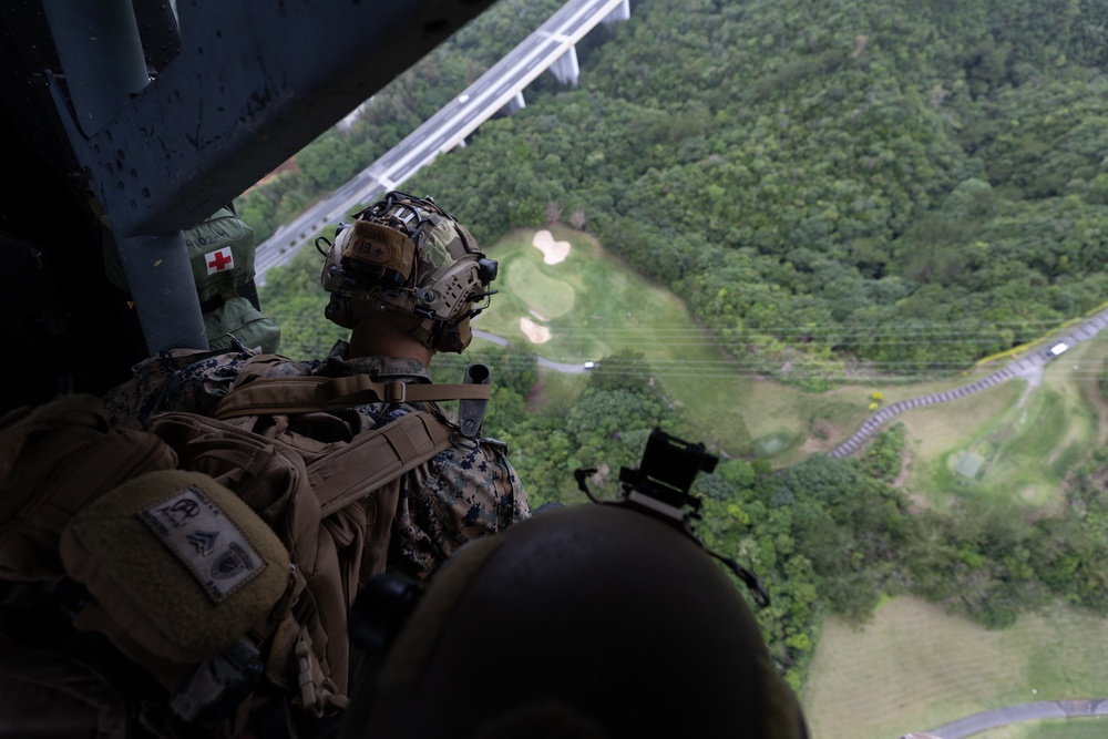 31st MEU Marines conduct Fast Rope Masters Sustainment Training