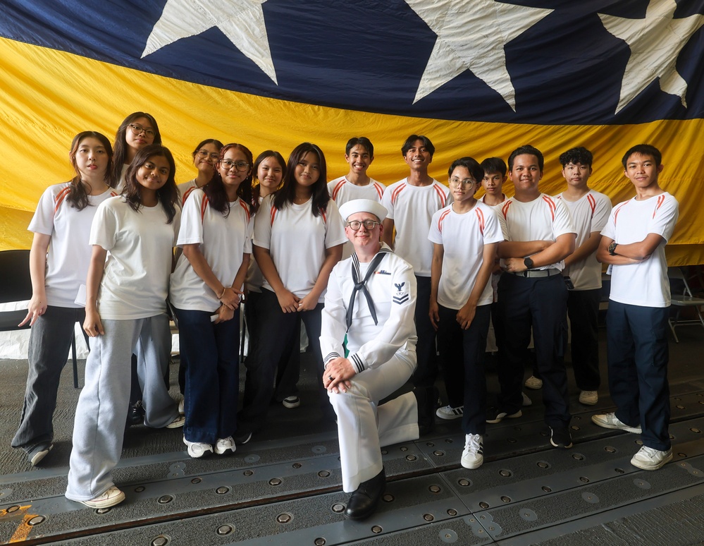 USS DEWEY Conducts Tours During IMDEX 25