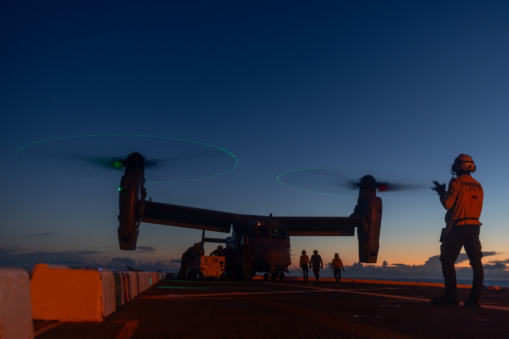22nd MEU | VMM-265 (REIN) Board USS San Antonio