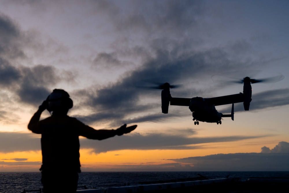22nd MEU | VMM-265 (REIN) Board USS San Antonio