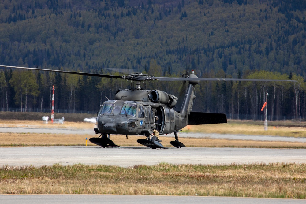 U.S. Marines conduct air-delivered ground refueling during Kodiak Mace 25