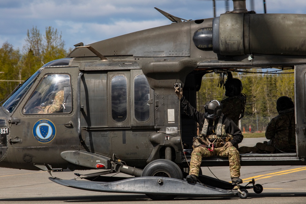 U.S. Marines conduct air-delivered ground refueling during Kodiak Mace 25