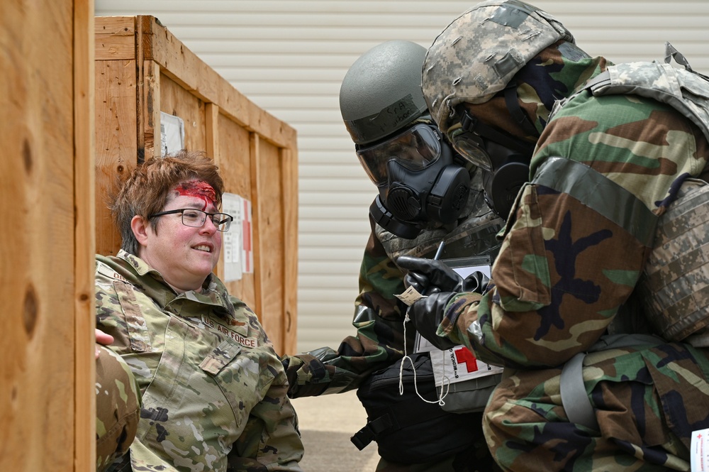 Med Hawks sharpen expeditionary medical services with EMEDS+10