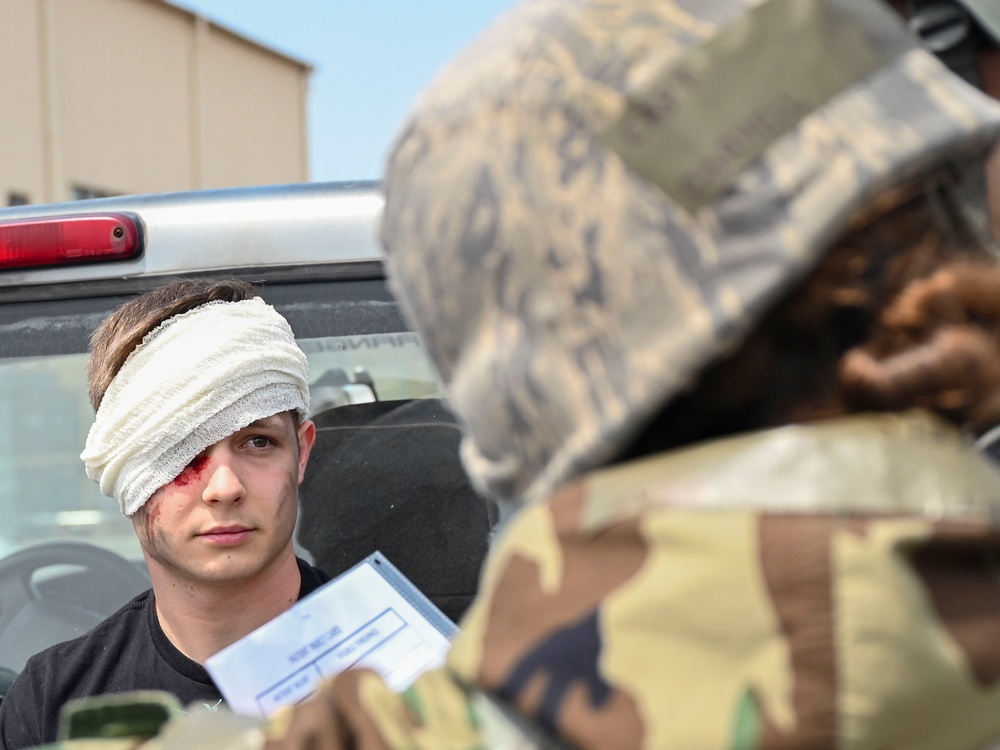 Med Hawks sharpen expeditionary medical services with EMEDS+10