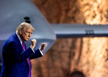 President Trump visits Al Udeid Air Base
