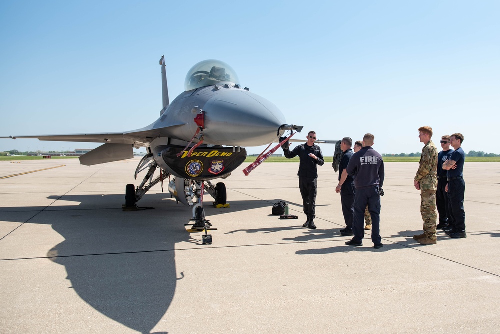 182nd Airlift Wing Hosts F-16 Viper Demo Team
