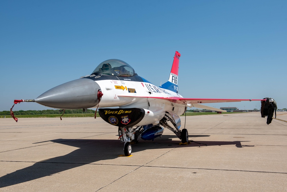 182nd Airlift Wing Hosts F-16 Viper Demo Team