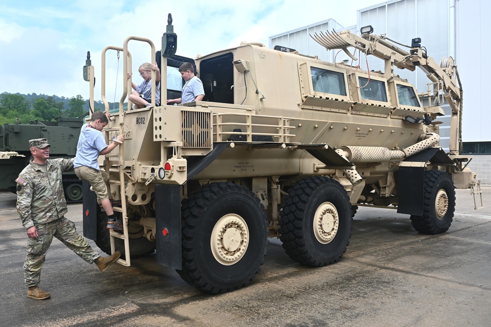 Employees’ kids tour Fort Indiantown Gap