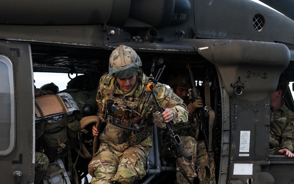 Cold Load Training at Bardufoss Air Station during Swift Response 25