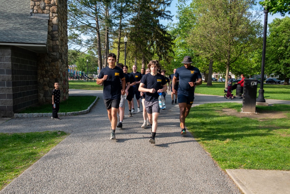 NTAG NEW ENGLAND FUTURE SAILORS ATTEND DELAYED ENTRY PROGRAM MEETING