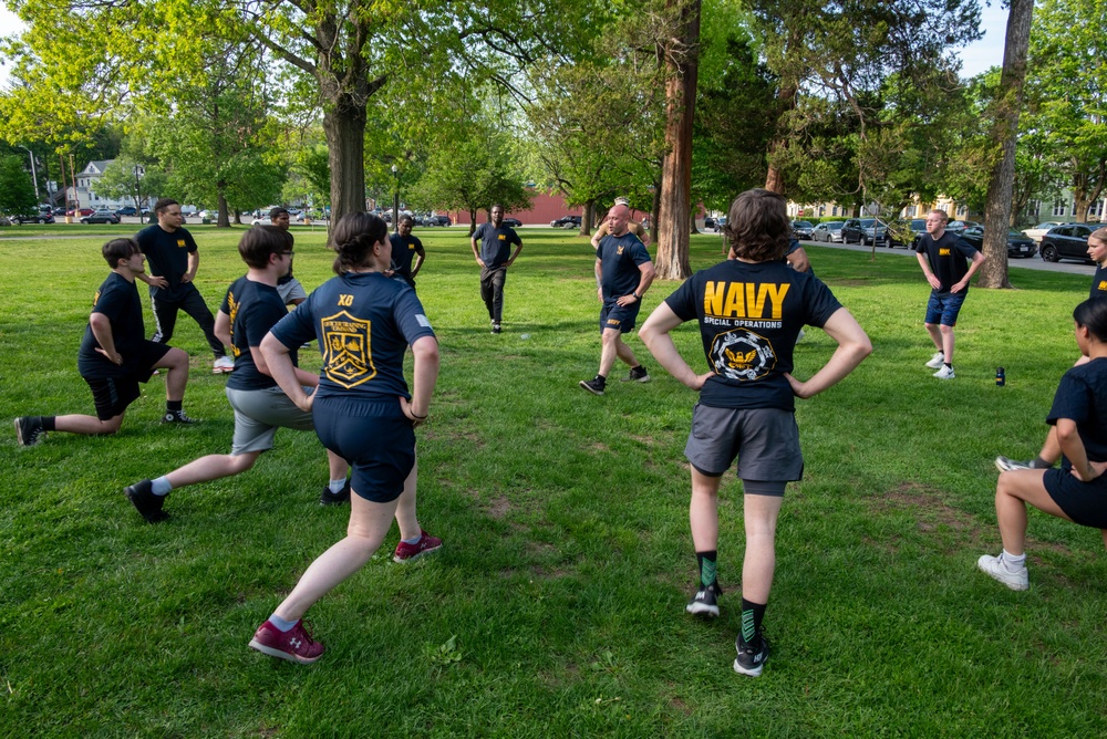 NTAG NEW ENGLAND FUTURE SAILORS ATTEND DELAYED ENTRY PROGRAM MEETING