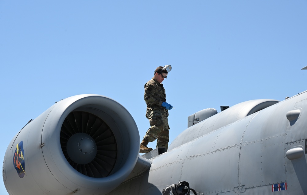 Maryland Air Guard conducts A-10 CSAR training in Wisconsin