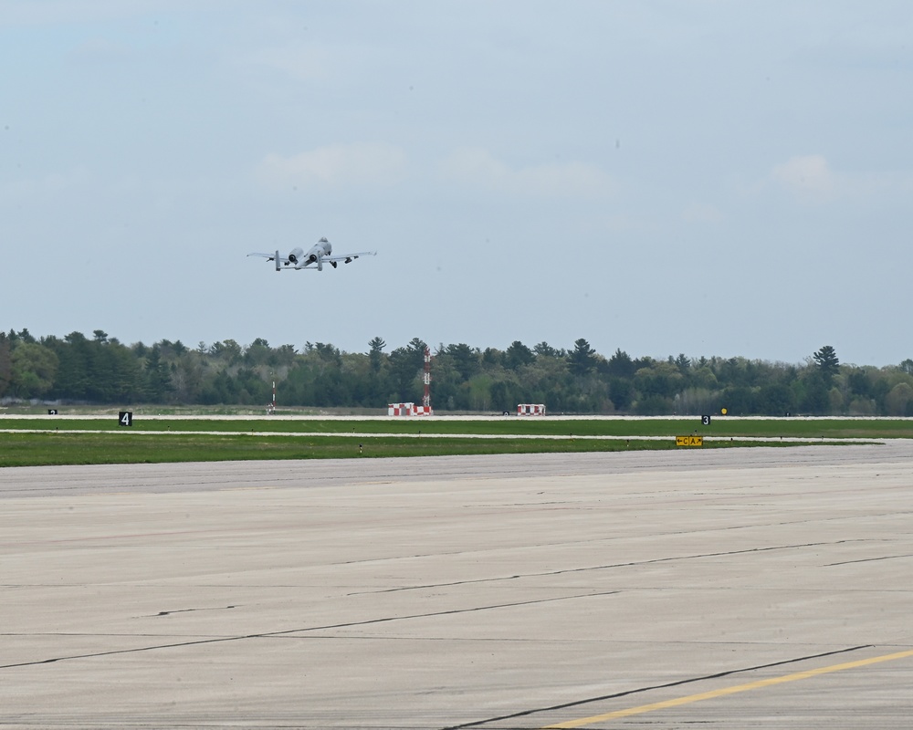 Maryland Air Guard conducts A-10 CSAR training in Wisconsin