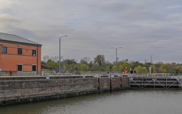Tulsa District awards contract for repairs at three locks and dams in Oklahoma