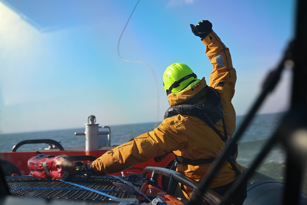 352 SOW Ospreys train with Caister Lifeboat