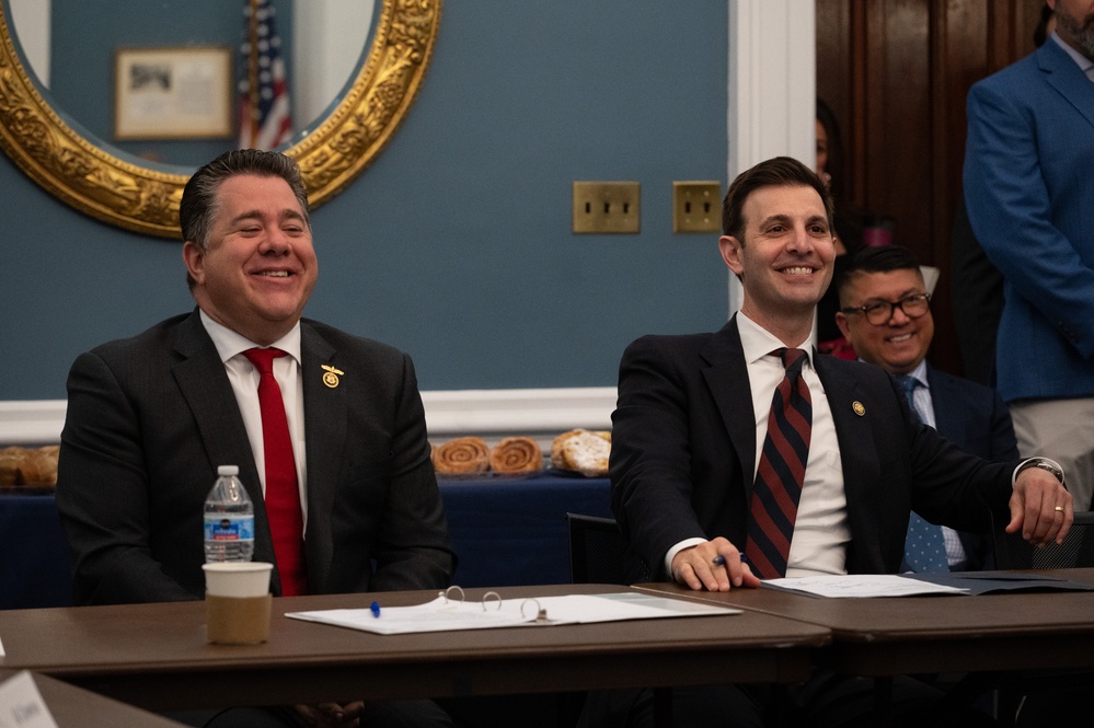 MCPON Honea participates in Navy-Marine Corps Caucus Social