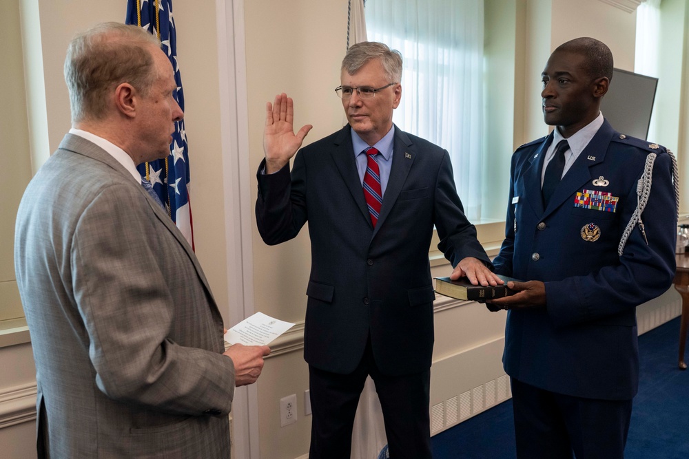 DSD Feinberg Swears In SECAF Meink