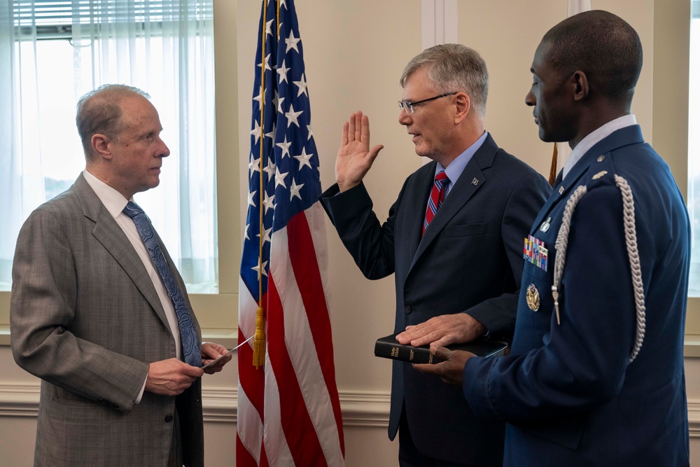 DSD Feinberg Swears In SECAF Meink