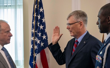 DSD Feinberg Swears In SECAF Meink