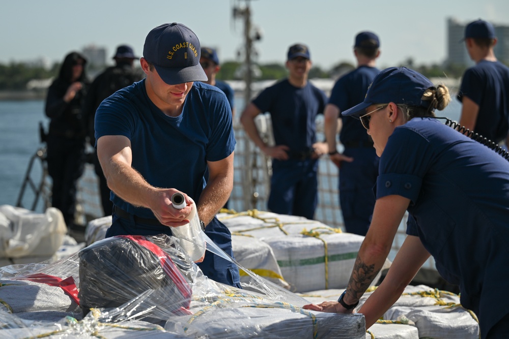Coast Guard Cutter Calhoun offloads more than $140.9 million in illegal narcotics at Port Everglades