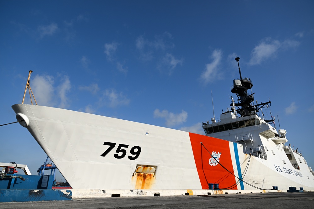 Coast Guard Cutter Calhoun offloads more than $140.9 million in illegal narcotics at Port Everglades