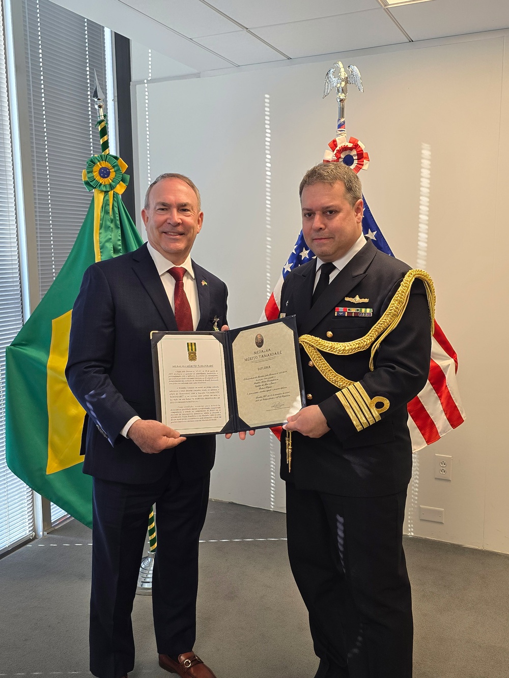 4th Fleet Civil Service Worker and Former Navy Captain Presented With Award as he Prepares for Retirement Following More than 40 years of Naval Service