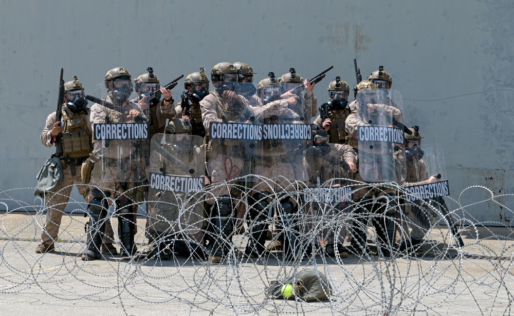 Fleet Anti-Terrorism Security Team Enhances Readiness