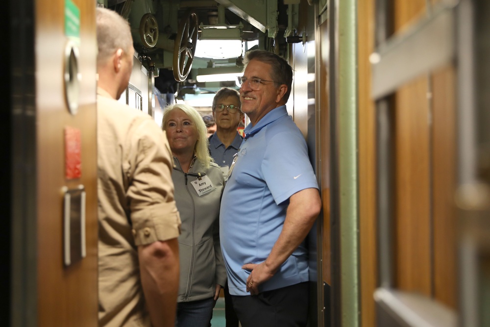 Coronado Mayor Visits USS Greeneville