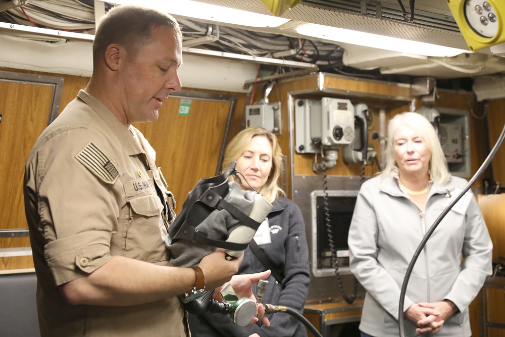 Coronado Mayor Visits USS Greeneville