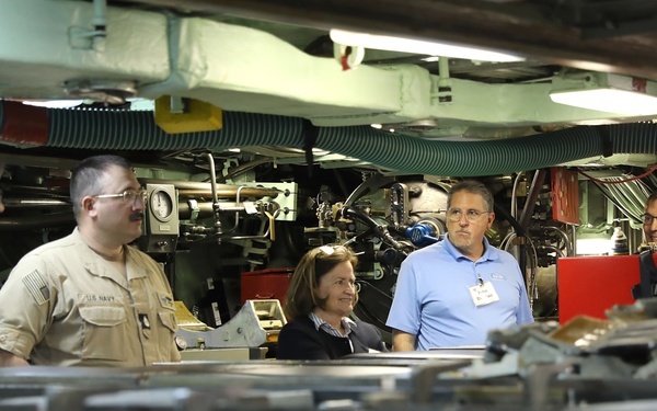 Coronado Mayor Visits USS Greeneville