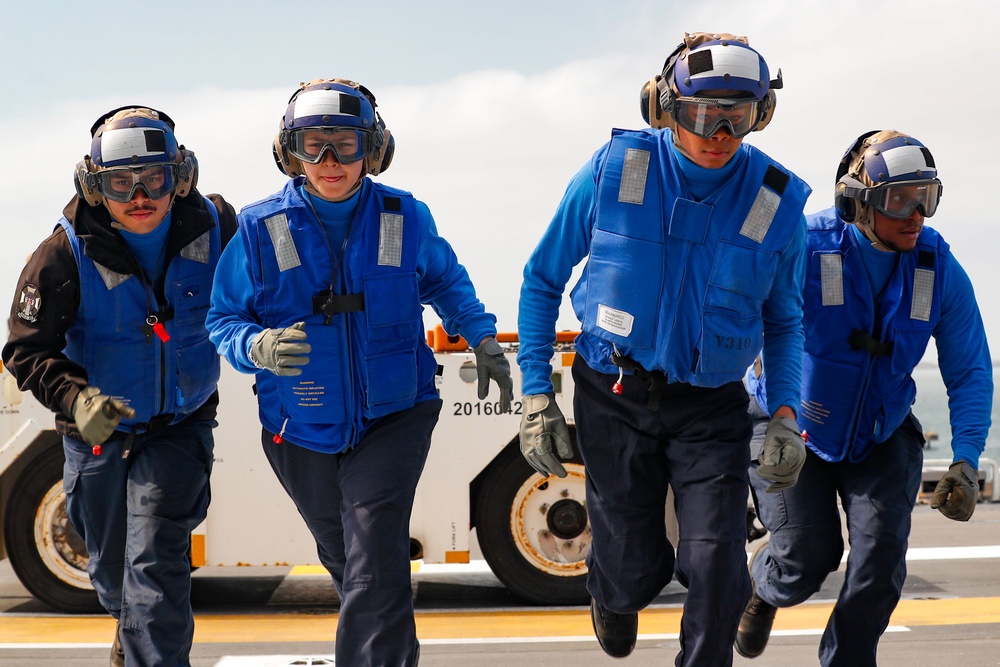Tripoli Sailors Conduct Flight Deck Fire-Fighting Drill