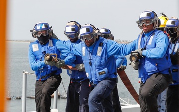 Tripoli Sailors Conduct Flight Deck Fire-Fighting Drill