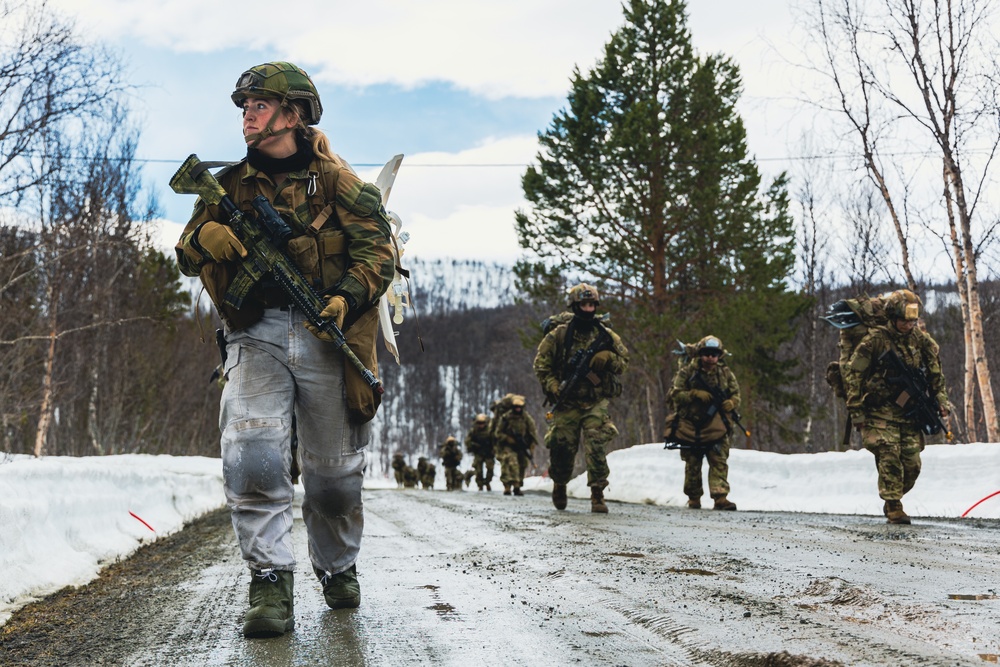 Swift Response 25 | U.S. Marines, 82nd Airborne Division Train with Norwegian Soldiers in Norway