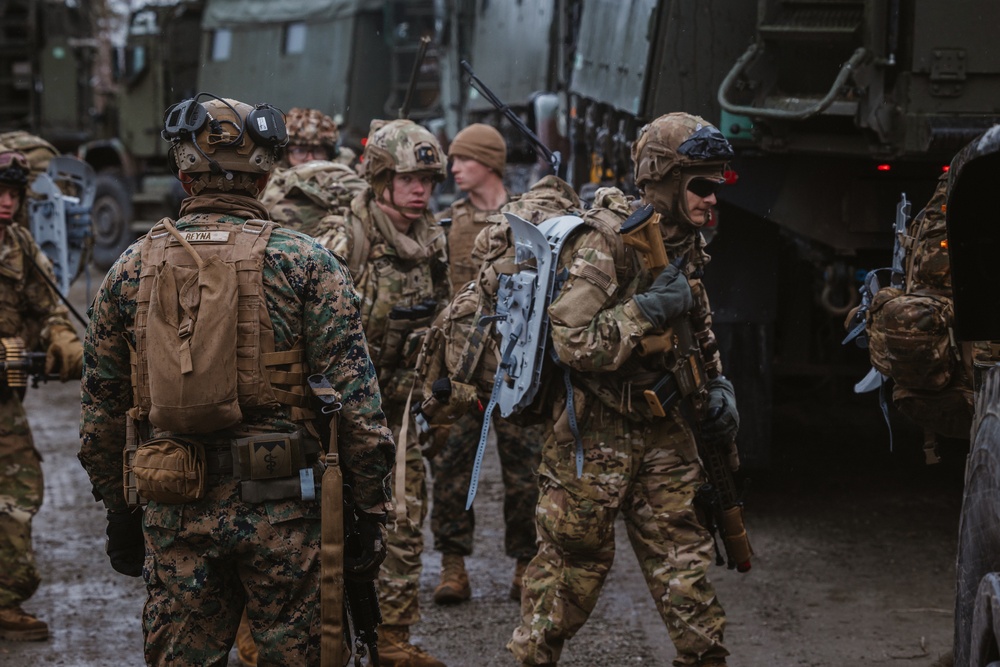 Swift Response 25 | U.S. Marines, 82nd Airborne Division Train with Norwegians in Norway