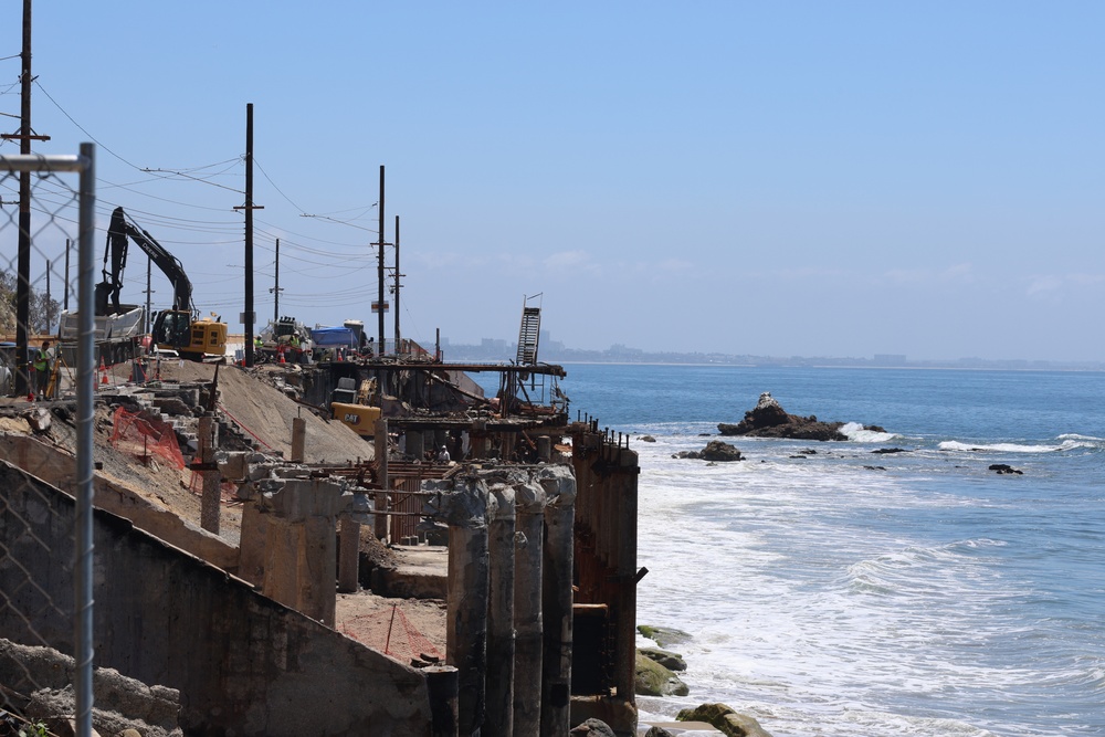 Pacific Coast Highway debris clearing